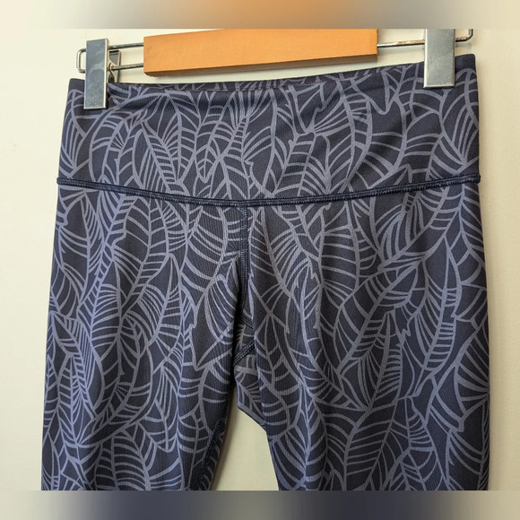 Lululemon Wunder Under Crop *Full-On Luxtreme Pretty Palm Cadet Greyvy size 4 - Picture 9 of 16